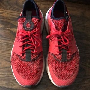 SALE👟Nike Hurricane Run Ultra SE shoes size 9